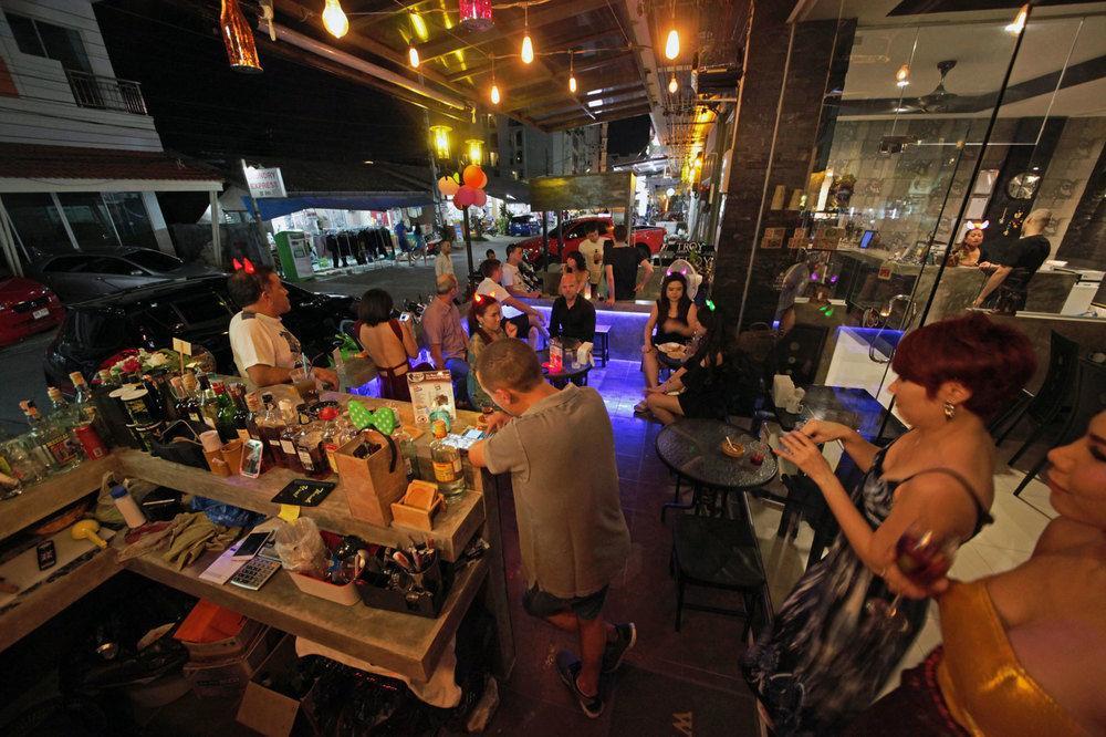 Oyo 75321 Gemma Patong Hotel Phuket Ngoại thất bức ảnh